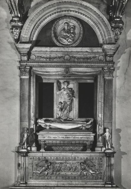 Anonimo — Firenze - Chiesa di Badia. Mino da Fiesole (1481). Monumento al Conte Ugo — insieme